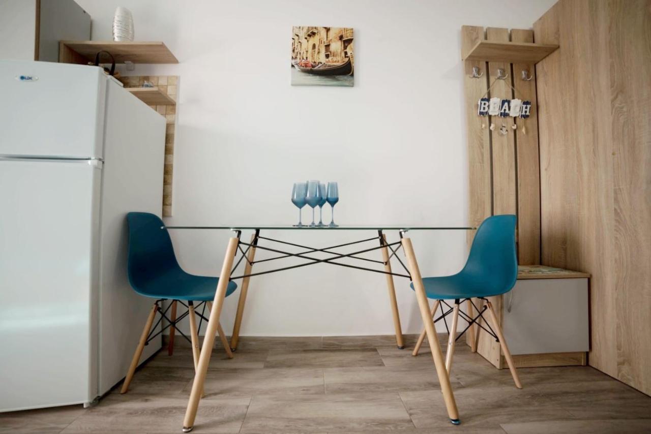Kazeboo Beach Apartment Navodari Bagian luar foto
