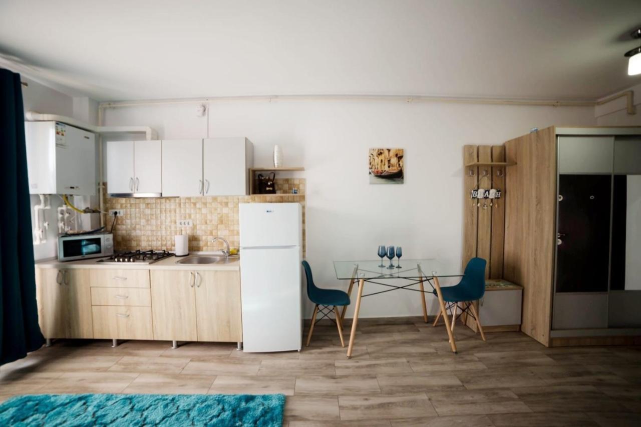Kazeboo Beach Apartment Navodari Bagian luar foto